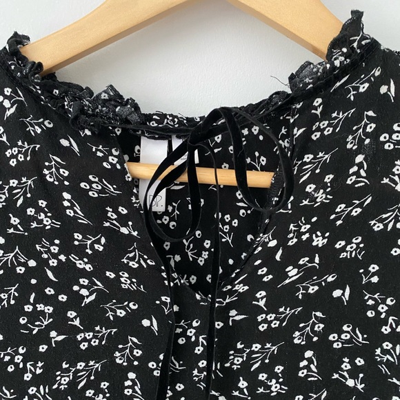 BP women’s XS high low floral blouse - Picture 7 of 7